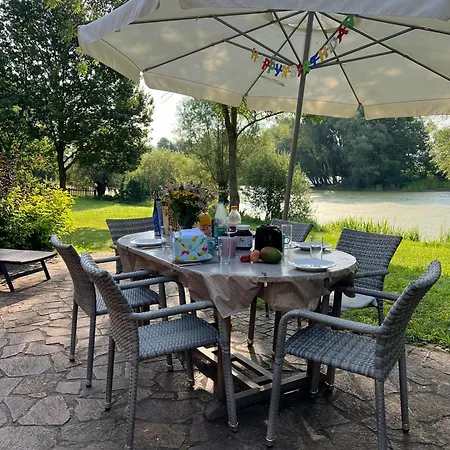 Elbferienhaus - Gemeinsames Urlauben An Der Elbe Mit Privaten Badesee - Alles Inklusive Lenzerwische